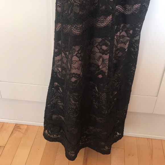 JS Collections floor length size 6 lace gown - Picture 3 of 3